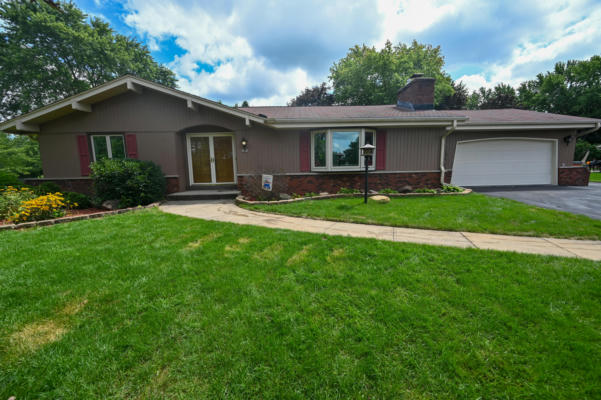 3000 S COUNTRY LN, NEW BERLIN, WI 53146 - Image 1