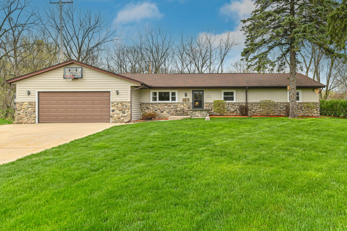 S75W19236 BAY SHORE DR, MUSKEGO, WI 53150, photo 1 of 29