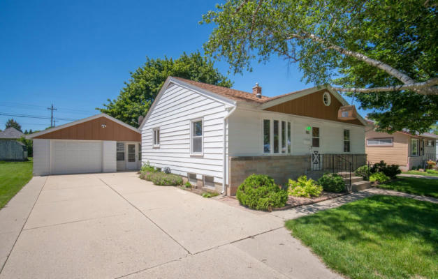 742 PENNSYLVANIA AVE, WEST BEND, WI 53095 - Image 1
