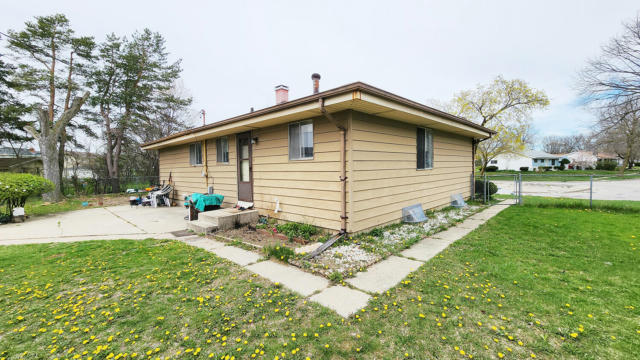 6601 W BRENTWOOD AVE, MILWAUKEE, WI 53223, photo 4 of 33