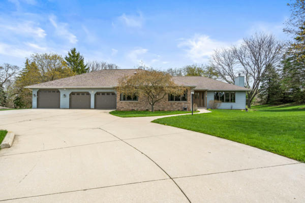 W272N1270 SPRINGHILL DR, PEWAUKEE, WI 53072 - Image 1