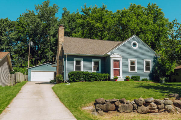 10518 W SPRING GREEN RD, GREENFIELD, WI 53228 - Image 1