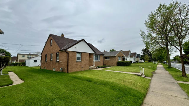 3554 S 17TH ST, MILWAUKEE, WI 53221, photo 3 of 35