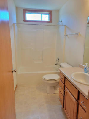 3212 SANCTUARY DR, SOUTH MILWAUKEE, WI 53172, photo 5 of 46