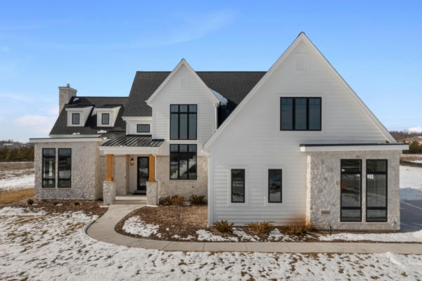 13853 N PINE VIEW CT, MEQUON, WI 53097 - Image 1