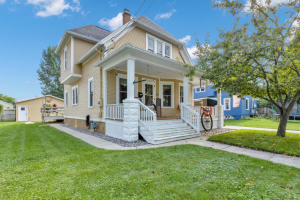 211 RUSSELL AVE, HARTFORD, WI 53027 - Image 1