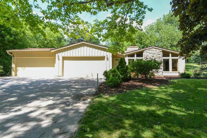 7750 PARKVIEW RD, GREENDALE, WI 53129, photo 1 of 33