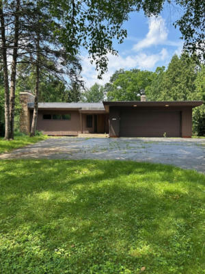 11421 N PARKVIEW DR, MEQUON, WI 53092 - Image 1