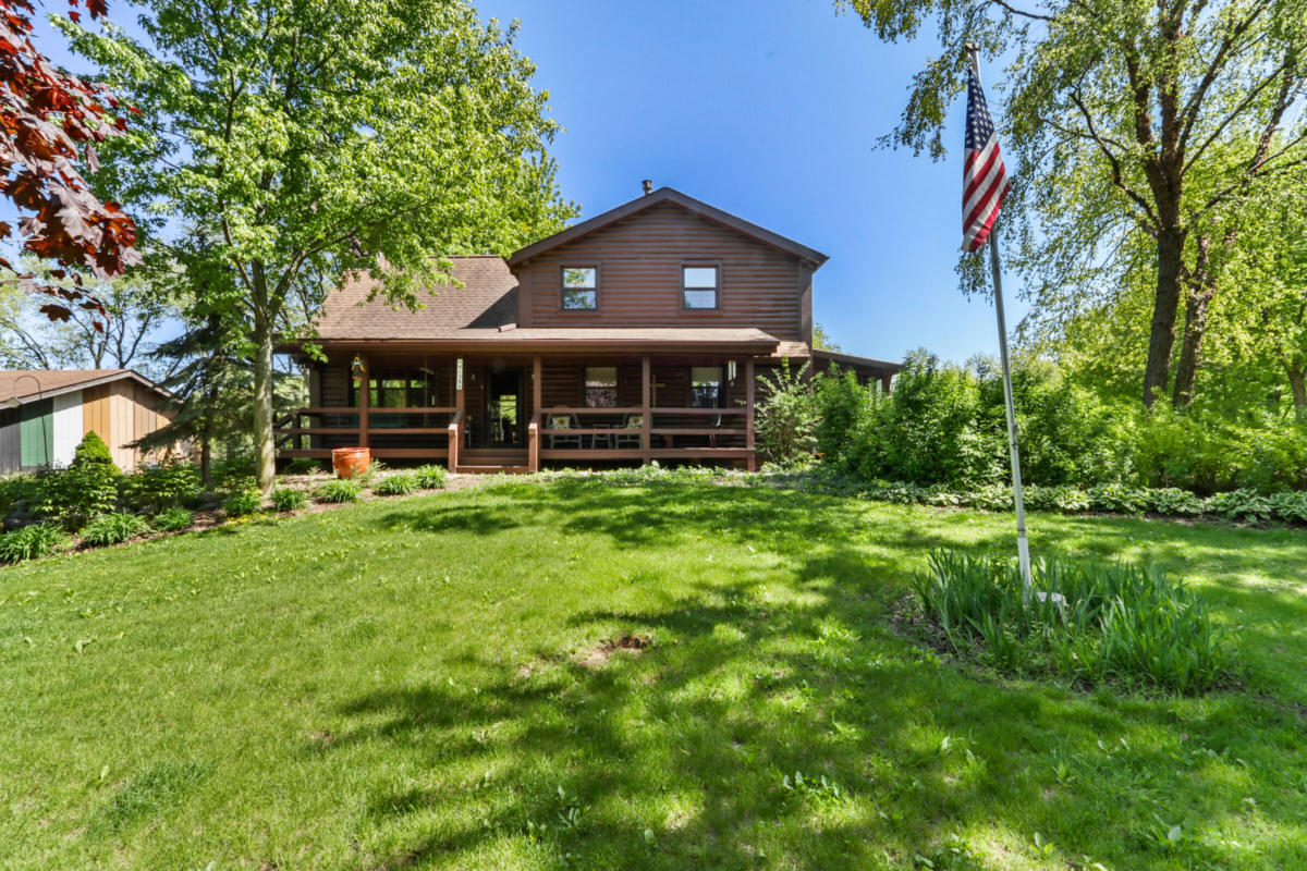 N1588 CENTER DR, GENOA CITY, WI 53128, photo 1 of 58